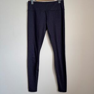 Lululemon Women's‎ Athletic Yoga Pants Purple Size 8 Athleisure Fitness Leggings
